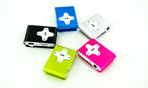 Lecteur MP3 avec carte micro-sd Kingston 4 Go et clip, 5 coloris disponibles