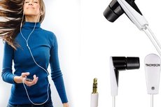 Une ou deux paires d'écouteurs intra-auriculaires Thomson isolateurs de son Une ou deux paires d'écouteurs intra-auriculaires Thomson isolateurs de son