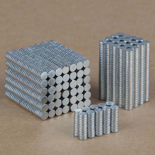 Aimant de terre rare 3x0.9mm 100 pieces