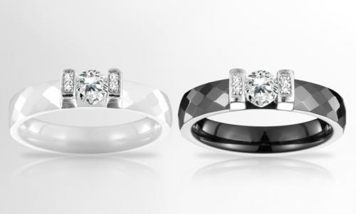 Bague Solitaire Facetée en céramique véritable ornée de SWAROVSKI ELEMENTS Bague Solitaire Facetée en céramique véritable ornée de SWAROVSKI ELEMENTS