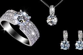 Parure Diamond Plaquée or blanc 18 ct Parure Diamond Plaquée or blanc 18 ct