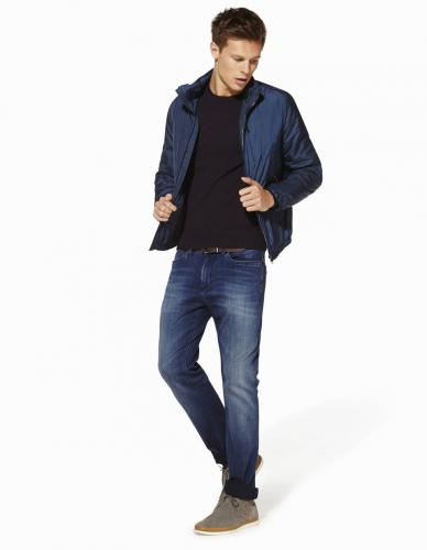Blouson Homme en Nylon àvec Capuche Blouson Homme en Nylon àvec Capuche