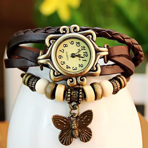 Une Trés belle montre Pour femme pas chère