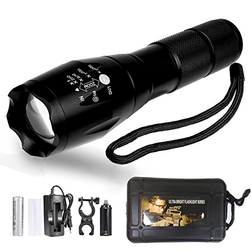 Torche Lampe de Poche LED Rechargeable et Etanche avec Zoom Réglable, Taille Compact Super Lumineux 1200 Lumen avec 5 Modes d?illumination Réglable, Pile Rechargeable et Fixation Vélo Inclus (Noir) Torche Lampe de Poche LED Rechargeable et Etanche avec Zoom Réglable, Taille Compact Super Lumineux 1200 Lumen avec 5 Modes d?illumination Réglable, Pile Rechargeable et Fixation Vélo Inclus (Noir)