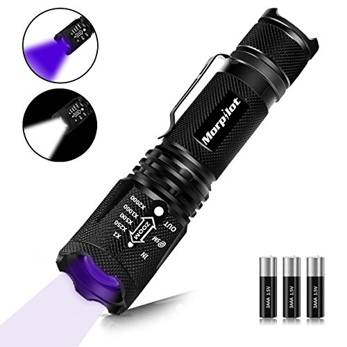 2 en 1 Lampe Torche LED, Lampe de Poche Tactique et Lampe Torche UV - Cree LED 500 Lumens Puissante, 4 Modes Zoomable, 350m de Distance avec 395NM Lumière Ultraviolet 2 en 1 Lampe Torche LED, Lampe de Poche Tactique et Lampe Torche UV - Cree LED 500 Lumens Puissante, 4 Modes Zoomable, 350m de Distance avec 395NM Lumière Ultraviolet