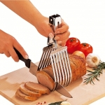 Spatule 2 en 1 Guide Tranche Pince Aliments